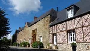 Ferienhaus Les Guédrils Genêts Frankreich