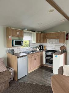 Meadow lakes golden palm resort