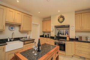 Shipwrights, 11 Coronation Road