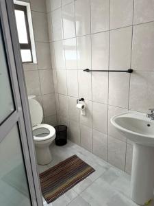 Seventy-One El-paraiso