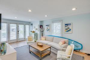 Beachfront Florida Getaway with Furnished Deck!