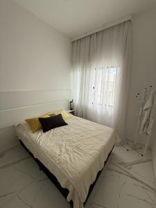 Casa com piscina- 3 quartos - Guaratuba
