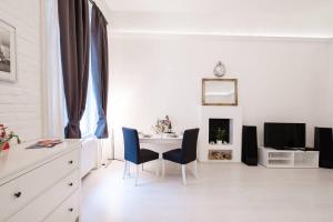 Central apartment close to the riverside