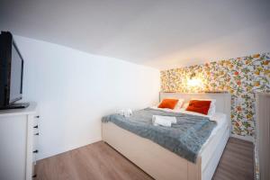 Tranquil Danube Escape Buda Hills Serenity