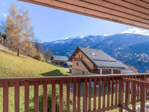 Appartement rénové 2 chambres près des pistes avec terrasse, WiFi et parking - FR-1-566-85