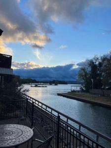 Hot Springs Lakefront Condo