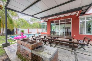 ForestEdge bungalow 9BR 42pax Templer Villa