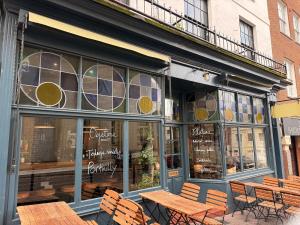 Heart of Brighton Apartment