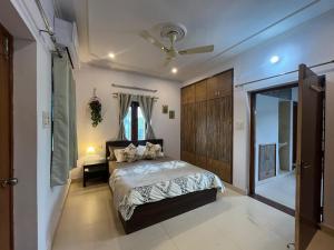 Jharokha - A Warm, Sun-filled Home with Terrace