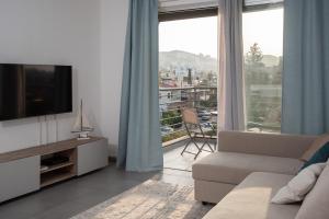 Cosy Flat with Panoramic View, 15 min to Airport
