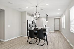 Comfortable 3BR Westside Home Chill & Relax