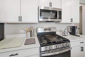 Comfortable 3BR Westside Home Chill & Relax