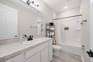 Comfortable 3BR Westside Home Chill & Relax