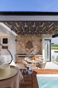 Ixchel Luxury PH Studio Priv Rooftop Pool 150 WiFi