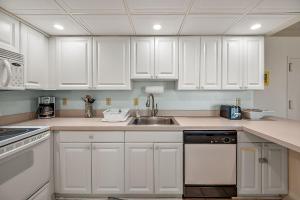 Quay-Beautiful Ocean Front Unit with Indoor Pool!