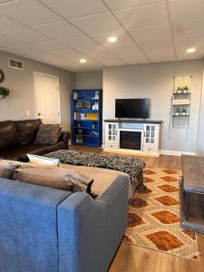 Bohemian Hideaway, Mountain and Valley Views, Pet Friendly