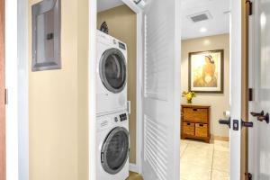 Honua Kai Konea 2 Free Rental Cars KBM Resorts Extra Large Lanai 2 Units 3 Bedrooms ML-1460