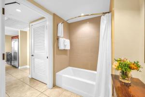 Honua Kai Konea 2 Free Rental Cars KBM Resorts Spacious Floorplan 2 Units 3 Bedrooms ML-1469