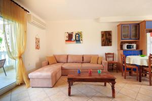 Iris Maisonettes and Studios