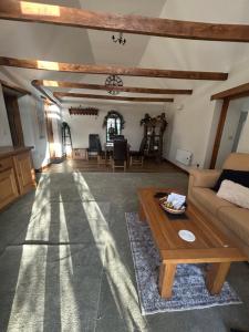Converted barn stay in idyllic village location