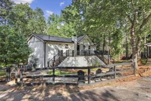 Milltown Cove Escape on Lake Hartwell home