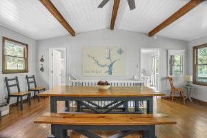 Milltown Cove Escape on Lake Hartwell home