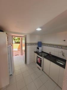 Casa com vista para o mar a 900 m do centrinho