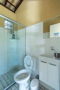 Casa com piscina, churrasqueira e jardim em Lauro de Freitas - até 11 pessoas