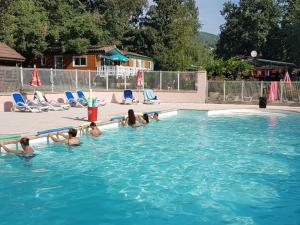 Chalet avec Terrasse - 5 Personnes - API-1-52-996