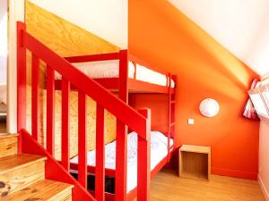 Gîte Mitoyen avec Terrasse pour 5 pers. à Lissac-sur-Couze - API-1-52-1010