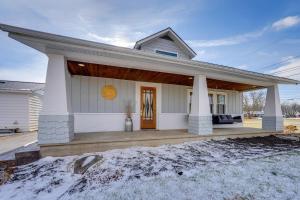 Amish Country Escape Decatur Family Farmhouse