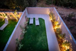 Mystrali 1BD Modern Apt with Private Garden