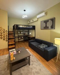 Charming Duplex Retreat Fresku District