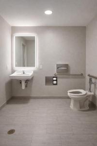 The Buena Park Grand Hotel & Suites