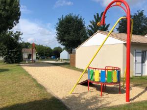 Gîte 6 personnes - Terrasse et confort à Maché - API-1-52-1252