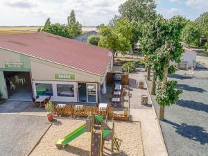 Mobil-home cosy avec terrasse à Puyravault - API-1-52-1341