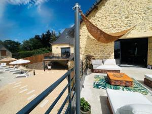 Grande Maison Familiale avec Piscine Privée et Animaux Bienvenus - FR-1-616-527