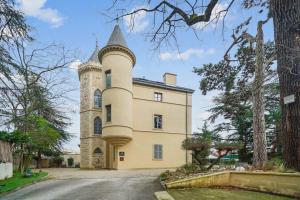 Suites du Château GrandClément - Séjournez dans un château - Piscine, Parc & Parking - Lyon 10 min - Événements sur devis