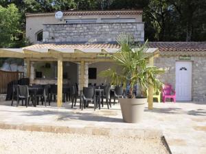 Chalet 3 pièces avec terrasse à Vogüé - API-1-52-1395