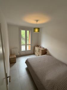 Appartement moderne 3 chambres avec parking sécurisée
