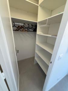 Appartement moderne 3 chambres avec parking sécurisée