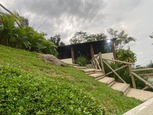 Entre a serra e o mar! Casa próx as melhores praias do Rio!