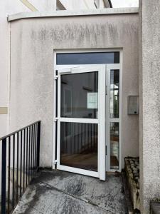 Le Cocon Bright Large TV Free parking