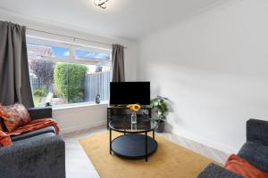 Stylish 4Bed Home Free Parking 20 Min to Edinburgh