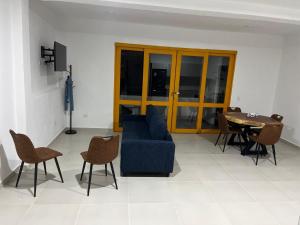 Jerico Poets Balcony House