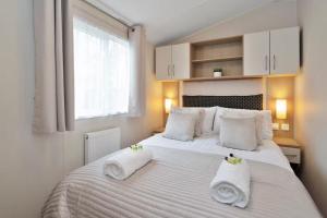 Salt & Sand Retreat - Sleeps 6 - Seton Sands Beach