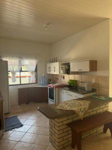 Casa a 100 m da Praia da Enseada em SFS