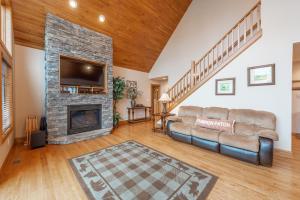 Happy Hoursss....Hideaway