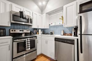 Spacious 1BR in Walkable Austin • WiFi + Park