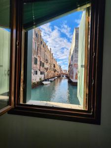 Zen Accommodations , Canal view